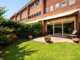 Maison jumelée  Calle pere serra 70. Preciosa vivienda adosada con jardín privado en parc central san