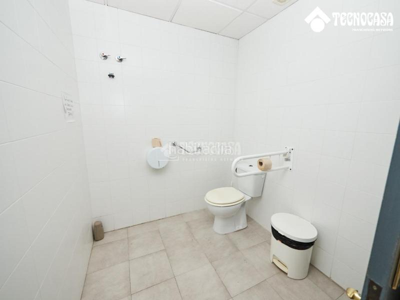Foto fd0a5ccd-78e7-4414-9b42-3b3ee06be0d2. Alquiler local comercial  en alquiler en Granada