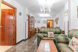 Pis en La Cruz. Piso en venta en granada
