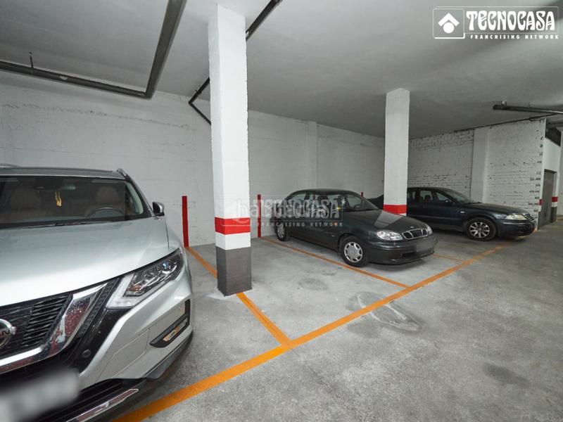 Foto aab6aba5-38e6-4026-af55-12d669e4a08e. Parking voiture dans La Cruz Granada