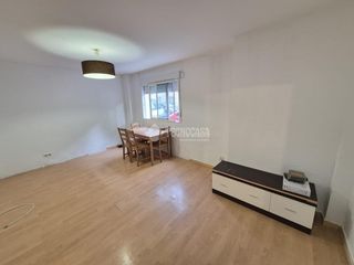 Flat in Salvador Allende. Piso en venta en zaragoza