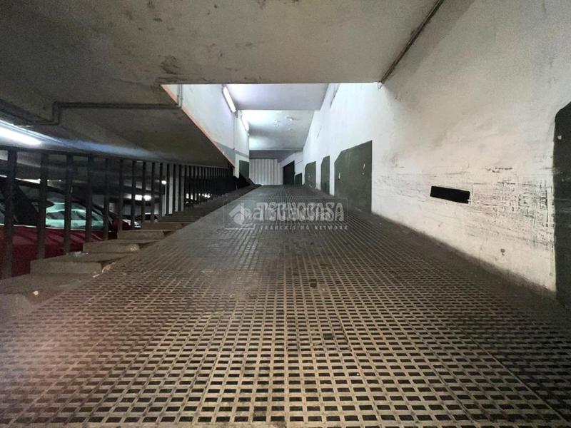 Foto c22b422a-73a7-4785-98d8-fb37812e5f8d. Car parking in La Nova Esquerra de l´Eixample Barcelona