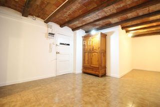 Piso  Calle de viladomat. Onurbe grup  estudio en venta  la nova esquerra