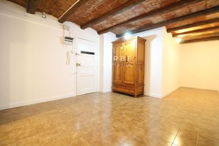 Flat  Calle de viladomat. Onurbe grup  estudio en venta  la nova esquerra