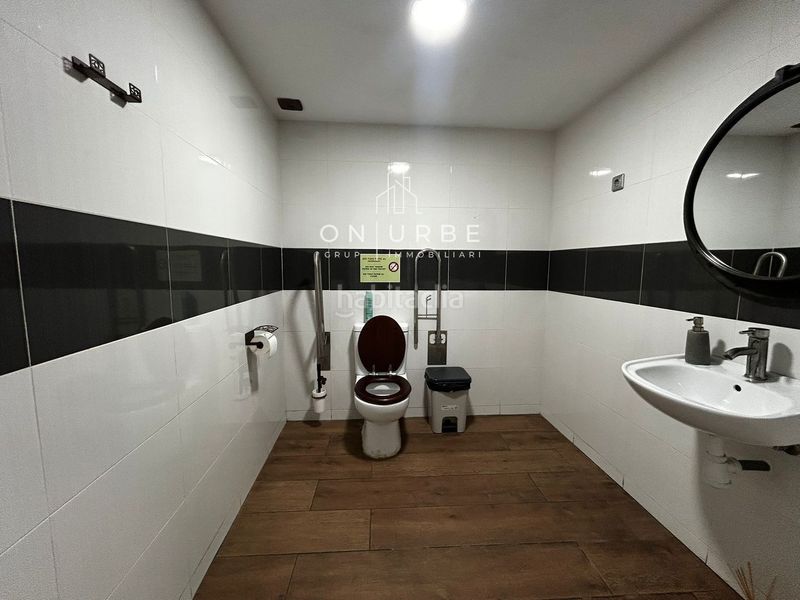 Foto edd3d7e6-3c01-4b27-86da-fb5201168012. Local comercial a Dreta de l´Eixample Barcelona