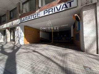 Aparcament cotxe a Calle Rocafort