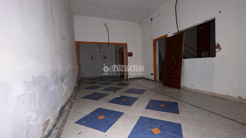 Foto b937847f-4ad5-4004-ab21-94517be0fad4. Alquiler local comercial tienda en alquiler en Prosperitat Barcelona