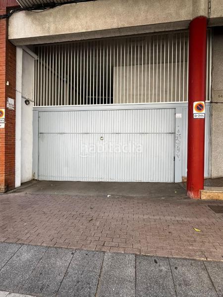 Foto 976a1c66-db13-4647-89a1-863f4456adff. Parking coche boxplaza de garaje en venta en Porta Barcelona
