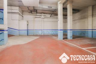 Parking voiture à Porta. Boxplaza de garaje en venta en barcelona