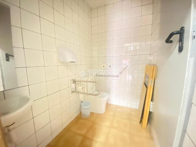 Foto 33b780a6-4bcb-4d72-bbfa-a33e45875a21. Locale commerciale in Porta Barcelona