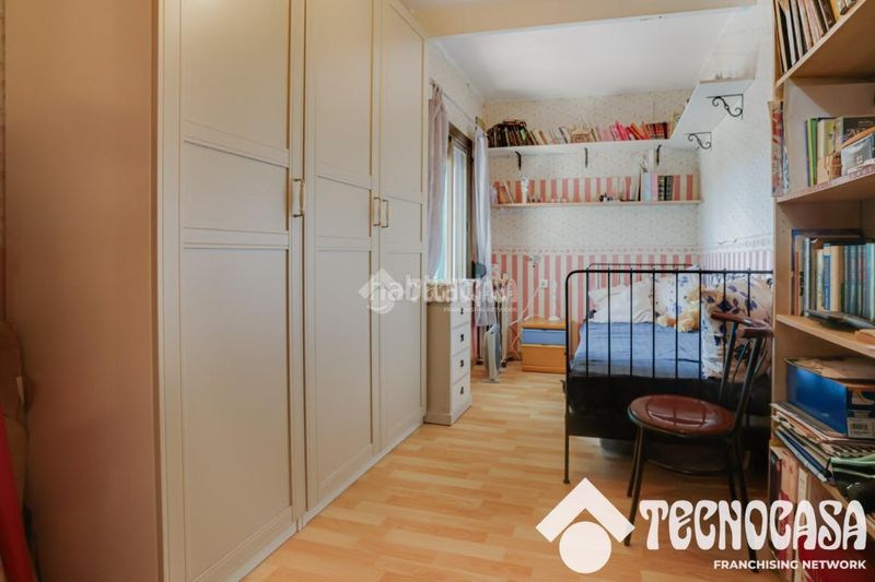 Foto bdb0b8d9-c014-4dec-8bc0-e3fe96120bc6. Pis a Porta Barcelona
