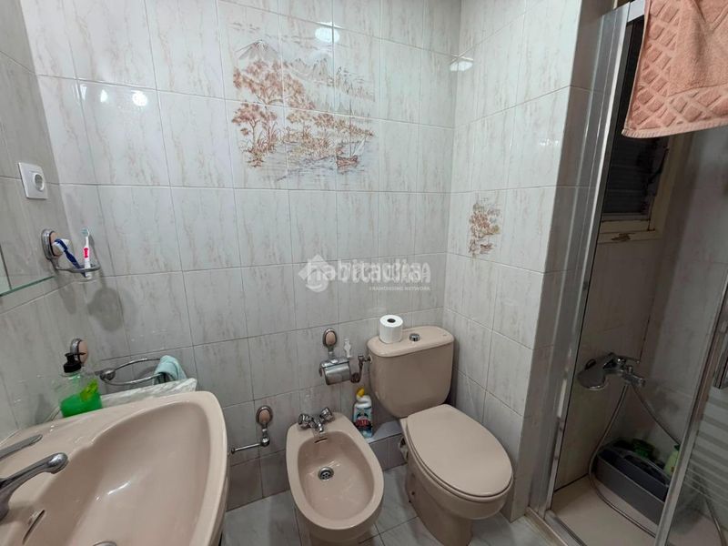Foto b4dce635-995d-4d19-b2e6-b10f63c036cd. Pis a La Guineueta Barcelona
