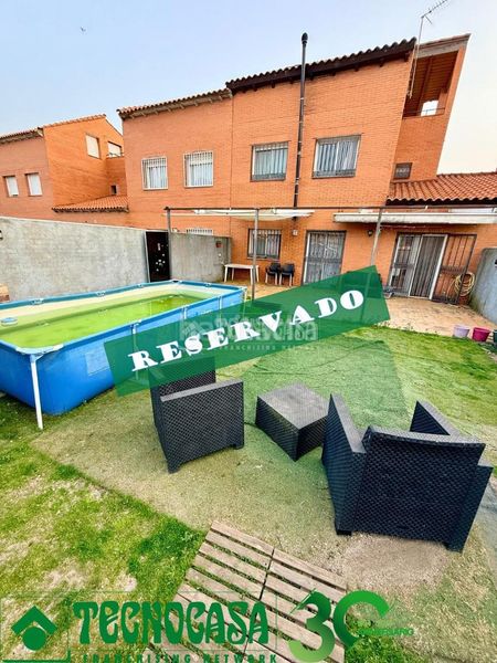 Foto b6615b3b-97cd-4d51-b969-0ea028fdc094. Casa aparellada a Magán