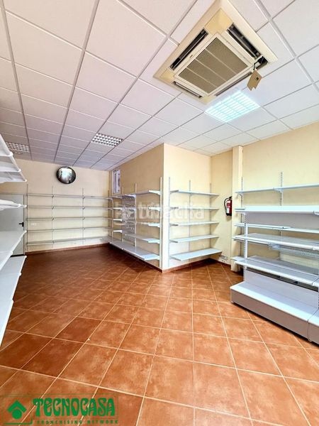 Foto 4d5d77b2-df36-42dd-aec3-0ada6c935c28. Lloguer local comercial amb calefacció a Magán