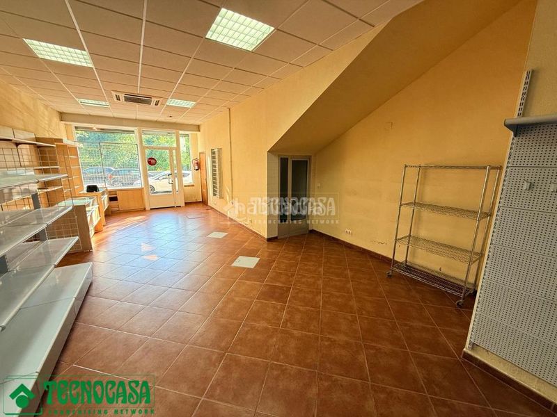 Foto d7b8035c-2279-4c7b-a0d2-760ff383ff22. Lloguer local comercial amb calefacció a Magán