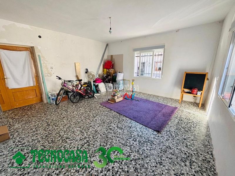 Foto 7d167aef-14b1-4e41-88d8-df7769eb3c69. Casa aparellada amb calefacció a Mocejón