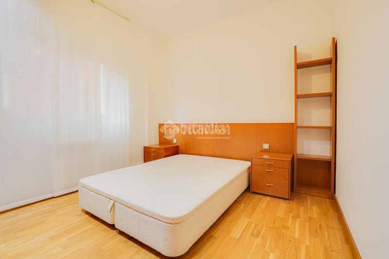 Foto 62c656b9-8861-43a8-8cc2-510858a6a0d9. Pis amb calefacció aparcament a La Sagrera Barcelona