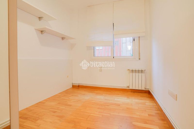 Foto f86c8502-b39a-49b9-a9c2-8997c0b8ca64. Pis amb calefacció aparcament a La Sagrera Barcelona