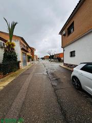 Casa aparellada a Polán. Casa en venta en polán