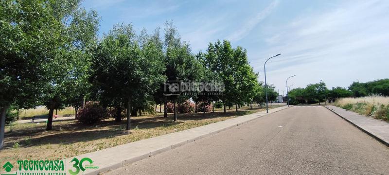 Foto 11b25ee2-e06a-49d3-b9d3-790d02674838. Terreny residencial a Mora