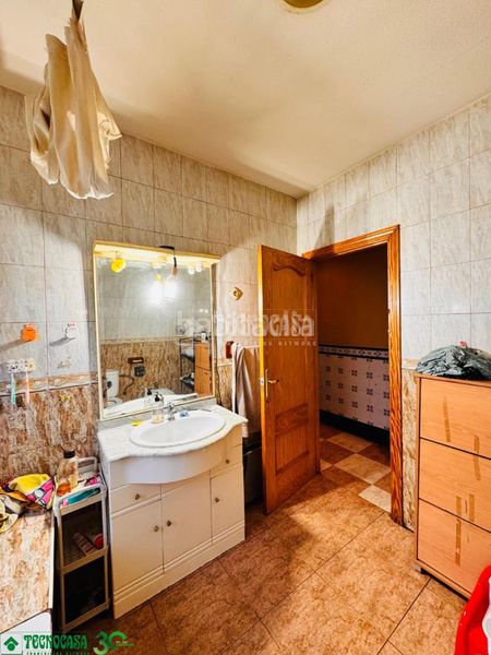 Foto 069a8510-840d-49f2-abd2-264ed13c6f62. Casa aparellada amb calefacció a Burujón