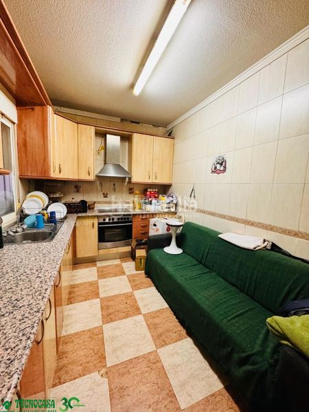 Foto 0e98f41d-8588-4469-9319-d0d0b4590a2f. Casa aparellada amb calefacció a Burujón
