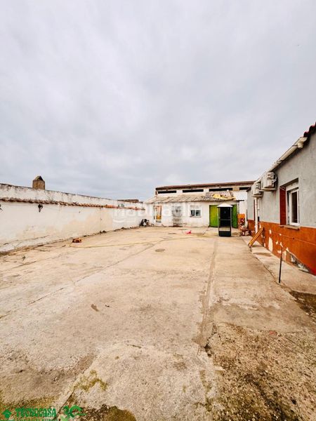 Foto f1b22eb7-950c-4af4-83e3-875389bac31e. Casa aparellada amb calefacció a Burujón