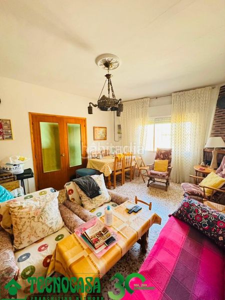Foto 6234114d-9a8d-41f8-bdae-fb3da9c4aef7. Casa aparellada amb calefacció a Polán