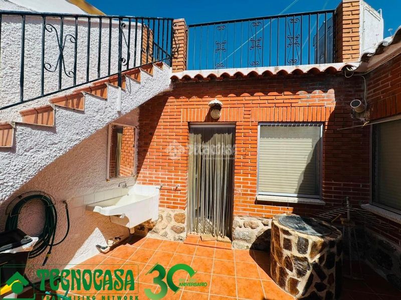 Foto c7b22c16-b24d-4c1f-ba08-a8a1264fdea2. Casa aparellada amb calefacció a Polán