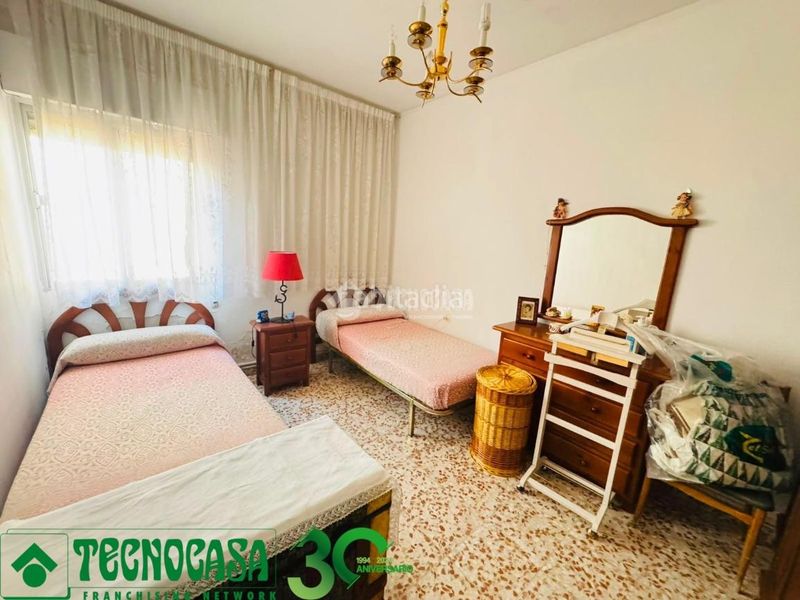 Foto c7f3b551-f070-4489-b661-65c725204964. Casa aparellada amb calefacció a Polán