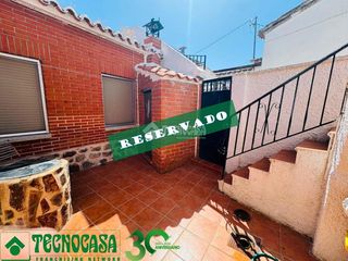 Maison jumelée à Polán. Casa en venta en polán