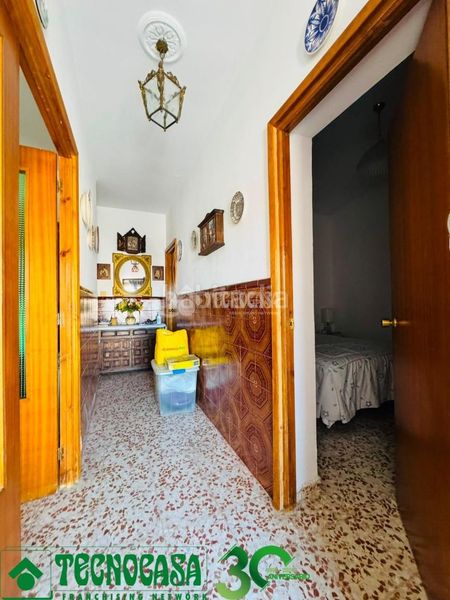 Foto ed5428dc-4697-4d14-a56c-7b54d0073743. Casa aparellada amb calefacció a Polán