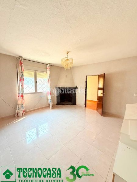 Foto e94a7fbf-4b3e-4c5d-ae69-dd22af8984cf. Casa  en venta en Burujón