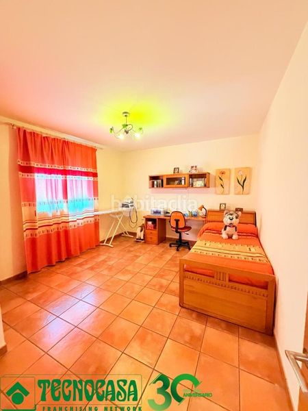 Foto 69a6f9d6-c314-4a48-8678-83609178f925. Casa aparellada amb calefacció aparcament a Burujón