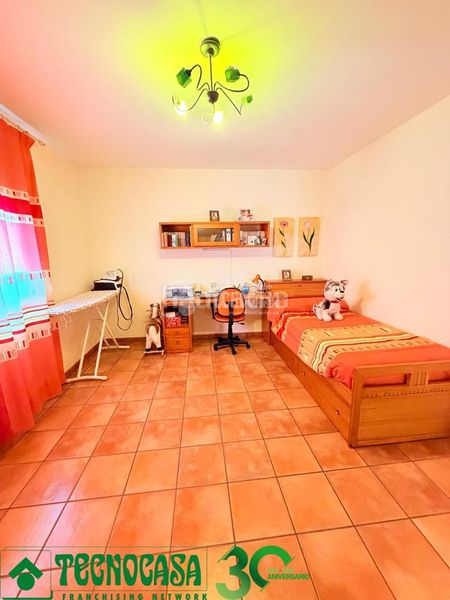 Foto 7a189c71-7c76-4949-b229-f0bfb57772ca. Casa aparellada amb calefacció aparcament a Burujón