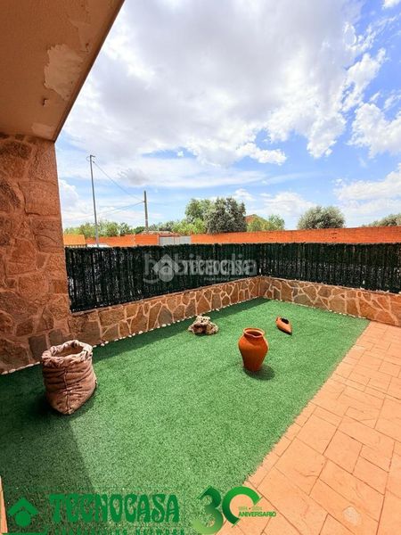 Foto b69b40eb-f8df-4784-82aa-47f610d44060. Casa aparellada amb calefacció aparcament a Burujón
