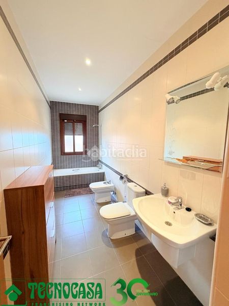 Foto cd8baef7-ccf1-4831-932f-da51da9e4e3f. Casa aparellada amb calefacció aparcament a Burujón