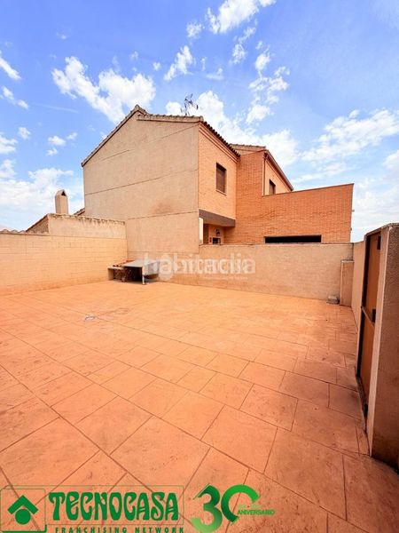 Foto dd137ec7-bd6a-4f2d-bddb-e14c7b0463f0. Casa aparellada amb calefacció aparcament a Burujón