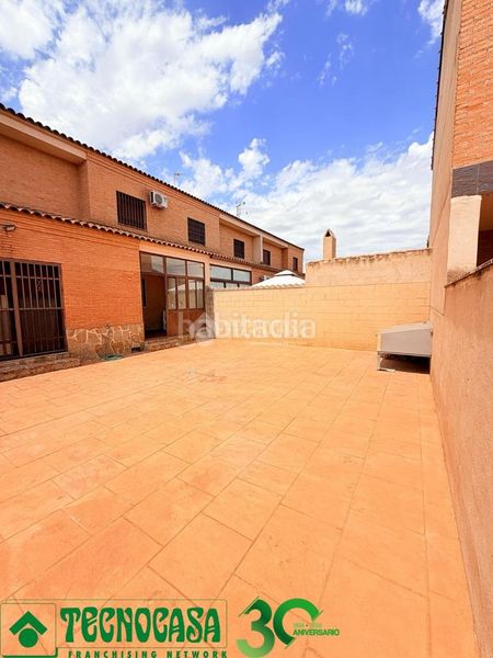 Foto e9386c42-1d16-4cdb-9b82-ad5c9c505ca8. Casa aparellada amb calefacció aparcament a Burujón