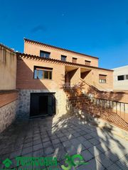 Maison jumelée à Polán. Casa en venta en polán