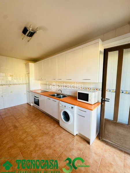 Foto 4fa06217-1384-4414-8273-f5f94ae35a57. Casa aparellada a Polán
