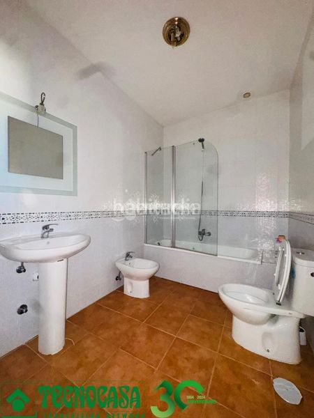 Foto 7190cace-ae95-43f7-b789-00ac33c0a078. Casa aparellada a Polán