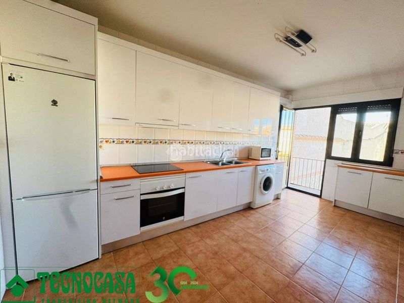 Foto bd305bb5-da4b-4ed3-a236-bd7ccfbdf31a. Casa aparellada a Polán
