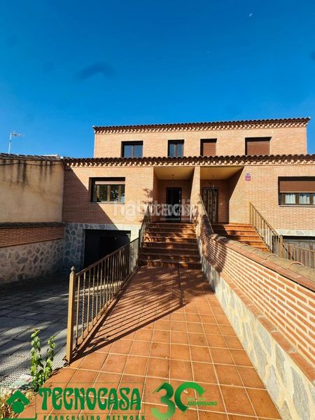 Foto d2b05f76-a370-4069-b929-f66ca6241f6d. Casa aparellada a Polán