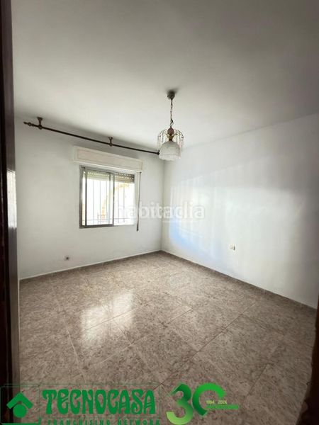 Foto 0b8bb45d-6548-41bd-9f1e-a66da8821d34. Casa aparellada a Polán