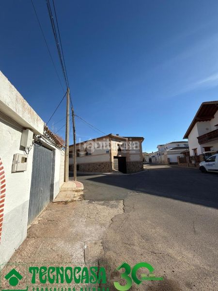 Foto 11d0c320-4561-4048-a5de-dacedb92718a. Casa aparellada a Polán