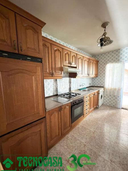 Foto 3d15b261-6ab1-4ddd-8649-ef3bebcf7268. Casa aparellada a Polán