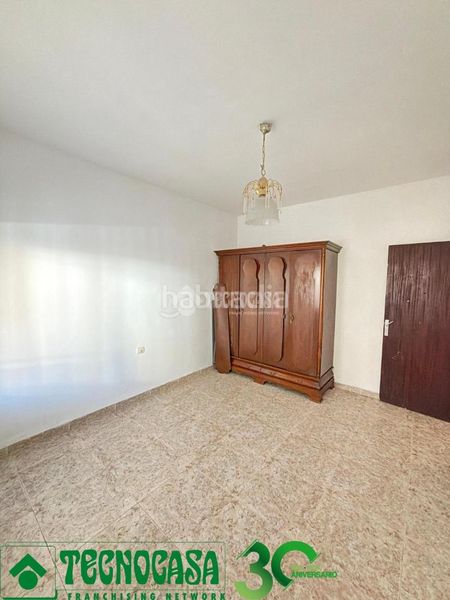 Foto f8e878cf-a10c-4042-b864-ee0d2ba96127. Casa aparellada a Polán