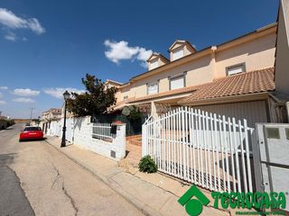 Casa aparellada  C. belmontejo. Casa en venta en horcajo de santiago
