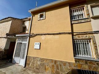 Casa aparellada  P.º angela rosa de silva. Casa en venta en horcajo de santiago